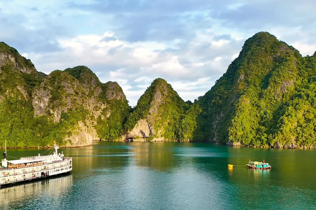 Day 6 — Onto the Water: Lan Ha Bay